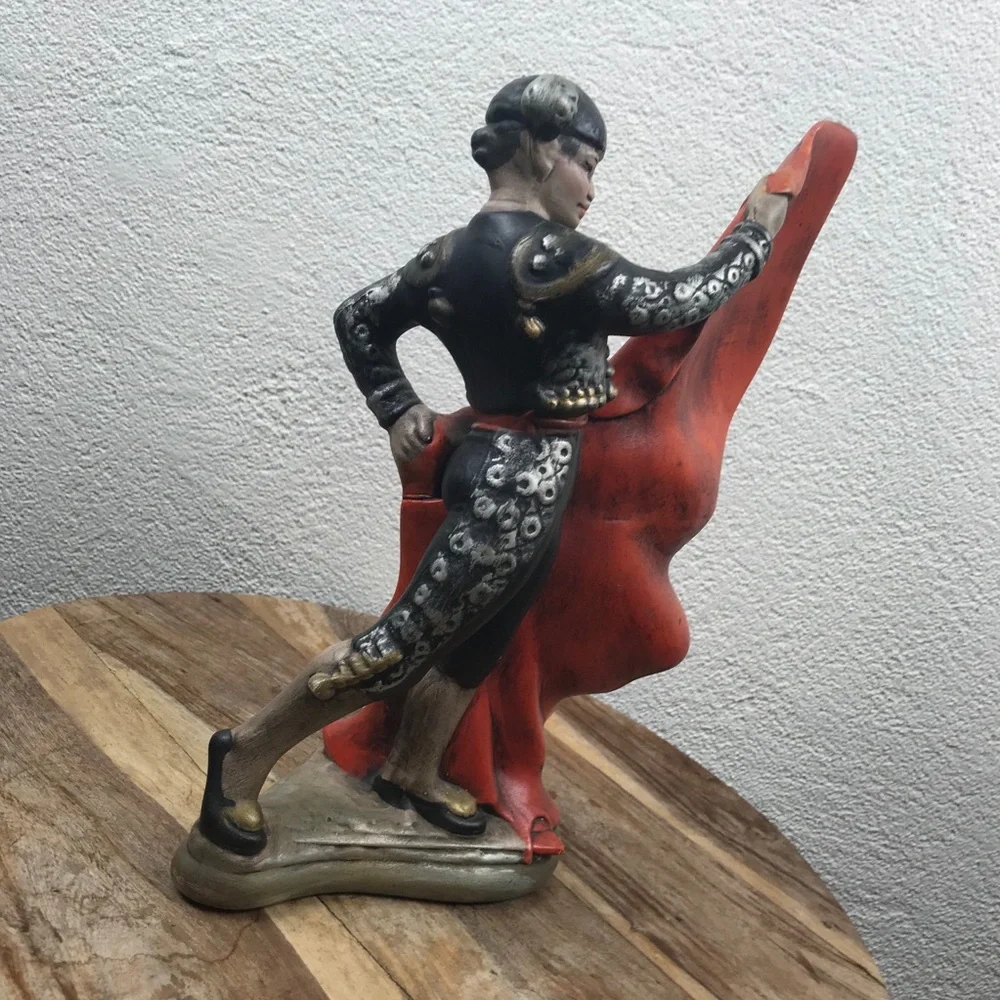 Vintage l 60s 70s Novelty Kitsch Mexican Matador Red Cape Bull Ceramic Figurine